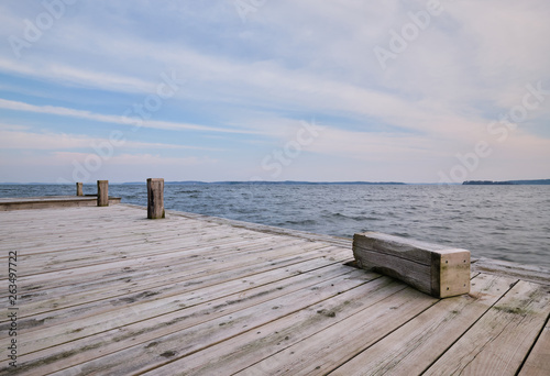wooden jetty with a broken pole © Kilman Foto